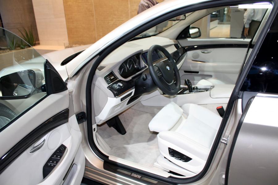  BMW 5-Series GT 2010 года  (фото 80 из 133)